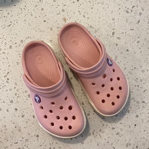 Little kids 10/11 pink crocs